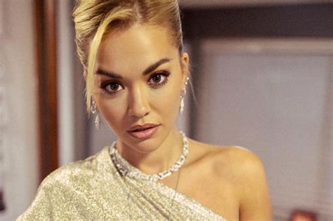 Risqué Rita Ora bares all in fully nude snap as romance with。